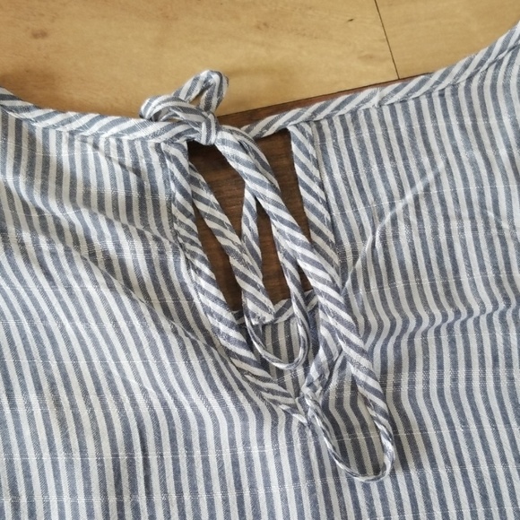 Bell sleeve striped top with poms - Picture 6 of 8